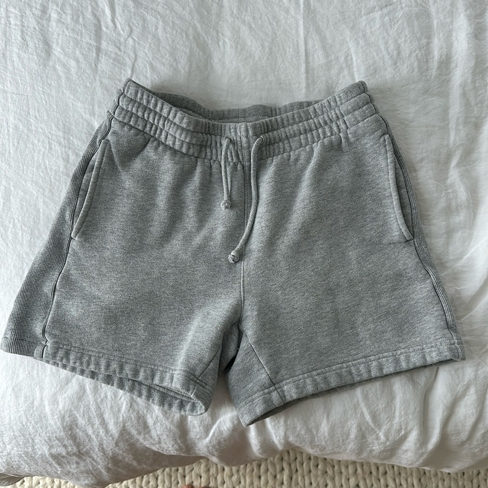 aritzia grey boyfriend sweatshorts
